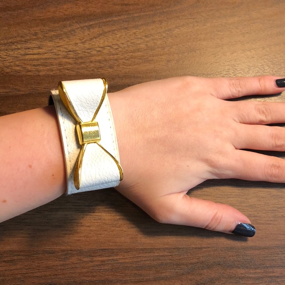 White Bow Bracelet with gold accent - Picture 3 of 4